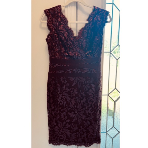 TADASHI SHOJI PAILLETTE EMBROIDERED LACE NECK CAP SLEEVE DRESS - SZ 6 - Picture 4 of 5